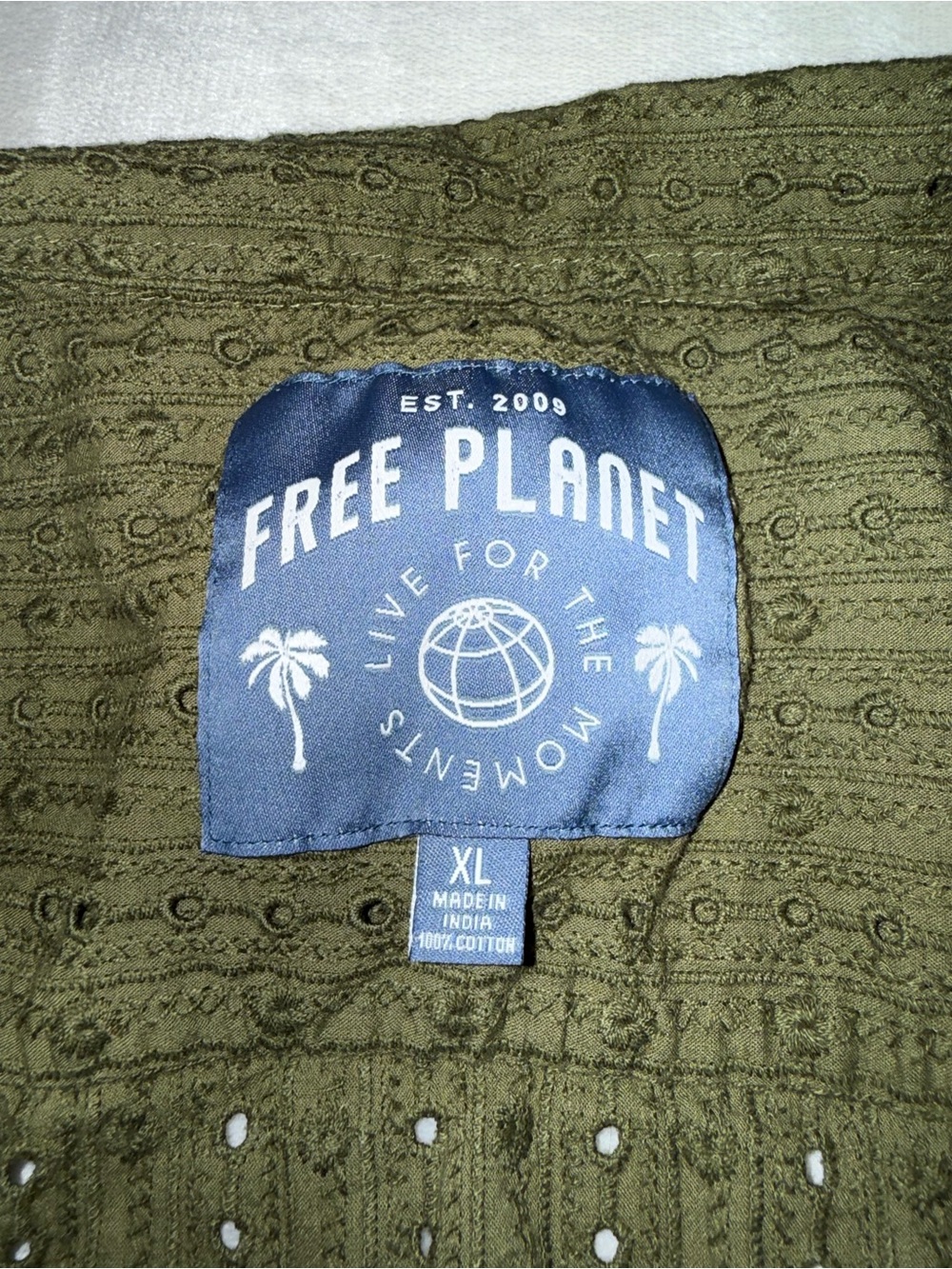 Free Planet Green Button-up - Picture 3 of 4
